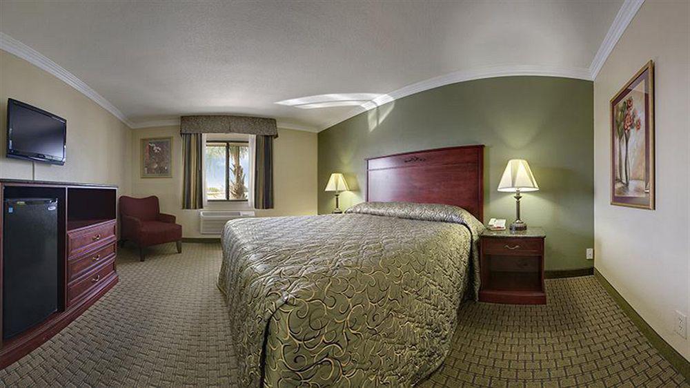 Howard Johnson By Wyndham Reseda Hotel & Suites Λος Άντζελες Εξωτερικό φωτογραφία