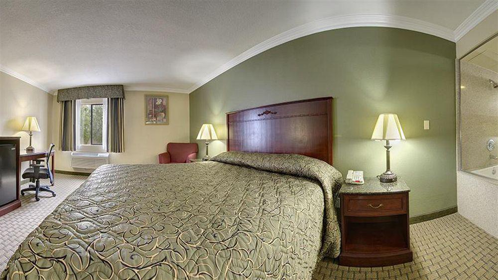 Howard Johnson By Wyndham Reseda Hotel & Suites Λος Άντζελες Εξωτερικό φωτογραφία