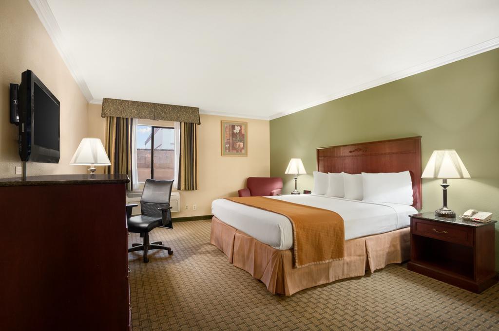 Howard Johnson By Wyndham Reseda Hotel & Suites Λος Άντζελες Δωμάτιο φωτογραφία