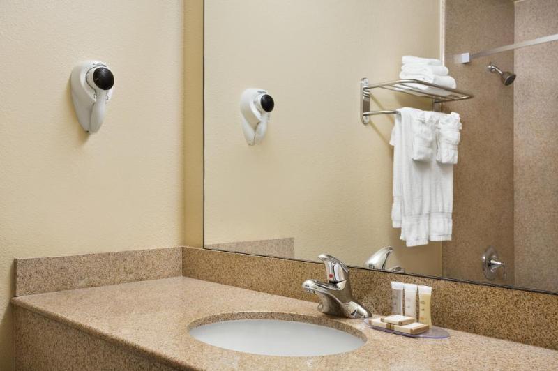 Howard Johnson By Wyndham Reseda Hotel & Suites Λος Άντζελες Εξωτερικό φωτογραφία