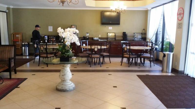 Howard Johnson By Wyndham Reseda Hotel & Suites Λος Άντζελες Εξωτερικό φωτογραφία