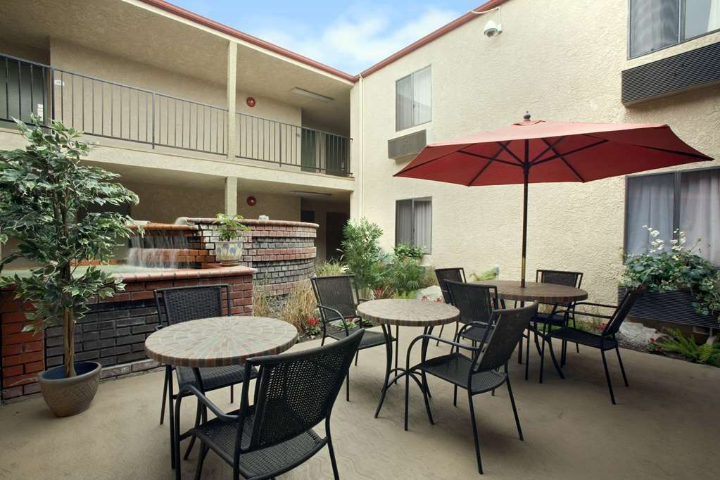 Howard Johnson By Wyndham Reseda Hotel & Suites Λος Άντζελες Ανέσεις φωτογραφία