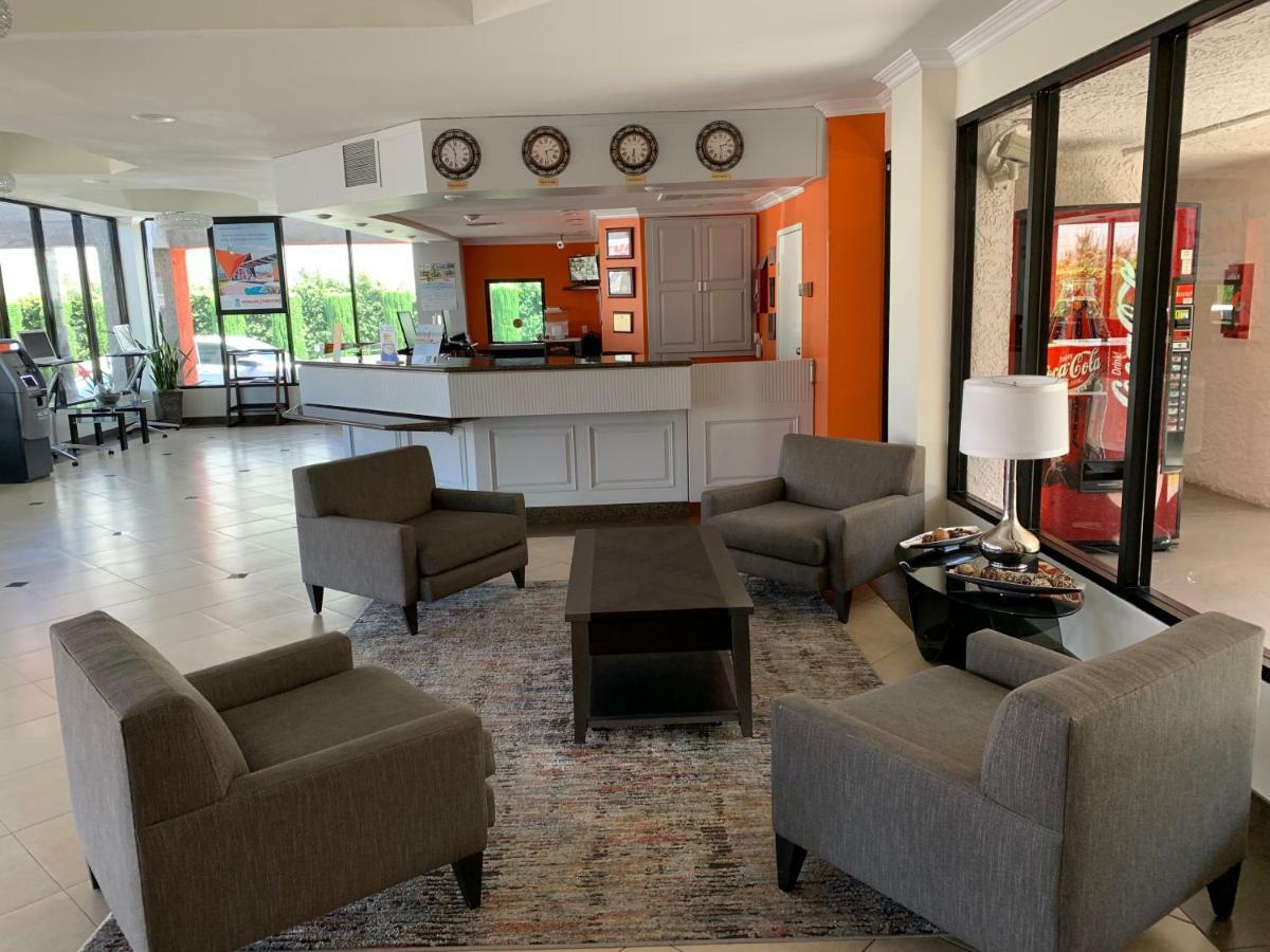 Howard Johnson By Wyndham Reseda Hotel & Suites Λος Άντζελες Εξωτερικό φωτογραφία