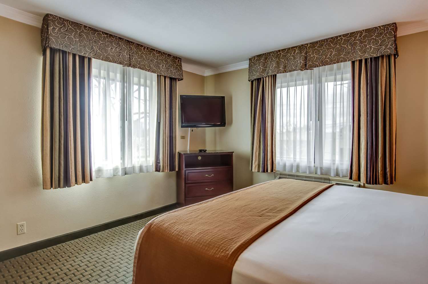 Howard Johnson By Wyndham Reseda Hotel & Suites Λος Άντζελες Εξωτερικό φωτογραφία